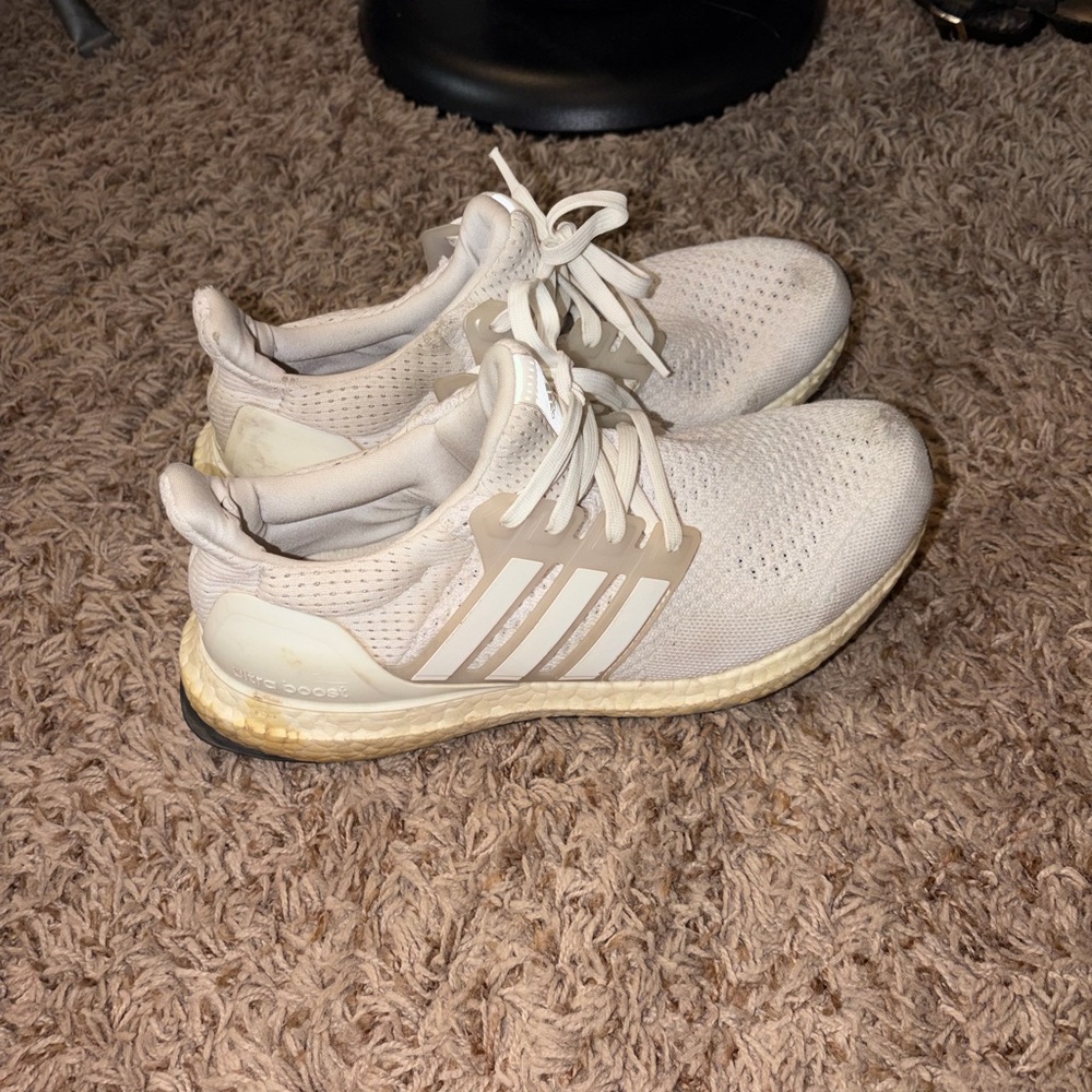 Adidas Women's Cream Sneakers